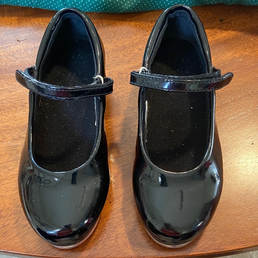 Size 9 1/2 Girls  Black Patent Leather Girls Tap Shoes